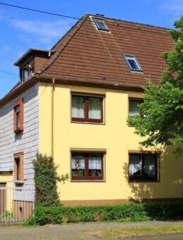 Anlageobjekt: Kleines Mehrfamilienhaus (MFH) mit 2 Wohneinheiten mitten in Bremerhaven - Bremerhaven