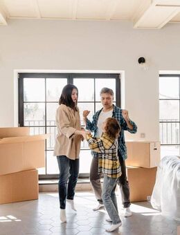 Kisten auspacken und einziehen - Schlüsselfertige Häuser von Bien-Zenker - Ahaus