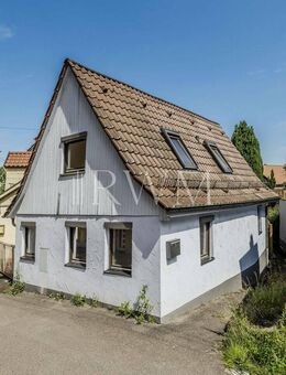 Stuttgart - Charmantes Einfamilienhaus mit kleinem Garten & großem Potenzial zum Preis einer Wohnung - Stuttgart