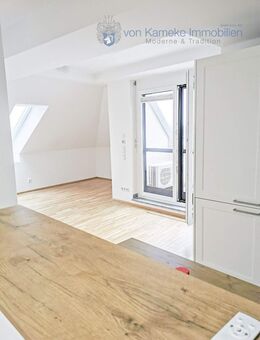 Exklusive 2-Zi.-DG-Whg. mit Aufzug, Klima, EBK, Balkon & Stellplatz - Baiersdorf