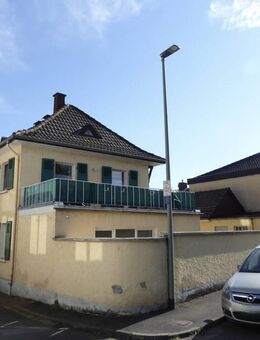 Sonniges Zweifamilienhaus mit Hof und Nebengebäude direkt am Bahnhof in Erbach! - Eltville (Rhein)