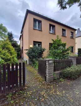 Objekt-Nr.: 4925 - Charmantes Einfamilienhaus DHH in beliebtem Wohngebiet in Zeulenroda-Triebes - Zeulenroda-Triebes