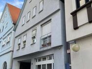 Attraktive 2-Zimmer-Dachgeschosswohnung in zentraler Lage für Eigennutzer oder Kapitalanleger - Kirchheim (Teck)