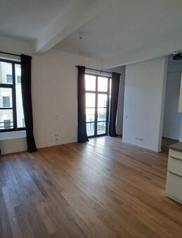 Modernität und gutes Design - Singlewohnung mit Balkon + EBK - München