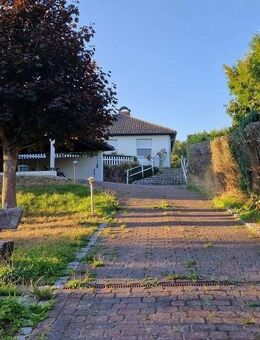 Einfamilienhaus mit zusätzlichem Bauplatz in Sottorf (Rosengarten) - Rosengarten (Niedersachsen)