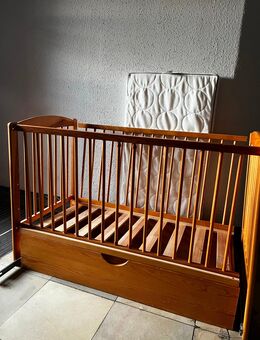 Babygitterbettchen mit Bettkasten zu verkaufen - Berlin Steglitz-Zehlendorf