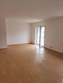 helle Wohnung mit Balkon in Bosen - Nohfelden