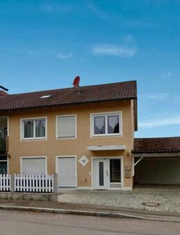 Ch.Schülke-Immobilien; Gemütliche 2-Zimmer- DG-Wohnung mit modernen Akzenten und rustikalem Flair - Langenbach (Bayern)
