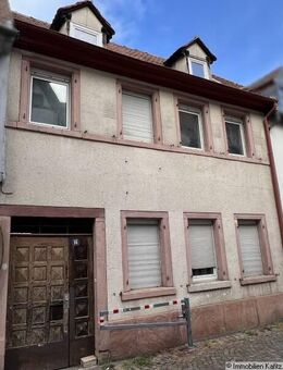 Haus mit Denkmalschutz zum Ausbau im Herzen der Altstadt - Neustadt (Weinstraße)