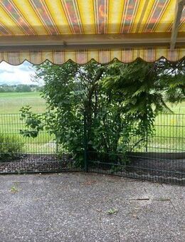 3 Zi.mit Terasse und Einbauküche, Stellplatz in Ortsrandlage - Hemhofen