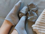 Graue Damen Socken getragen 39 - Bestensee