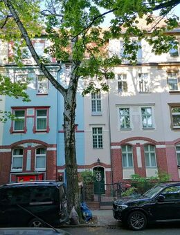 Diskret vermarktet: Altbau-MFH mit ca. 220?m² Wfl., 4 WE & Ausbaupotenzial - Faktor ca. 20 - Berlin