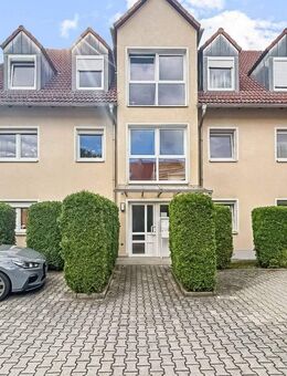 Gepflegte, vermietete 2-Zimmer-DG-Wohnung inkl. Balkon, Kfz-Stellplatz in Altdorf b. Nürnberg - Altdorf (Nürnberg)