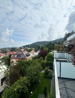 Toplage Freiburg-Herdern: Lichtdurchflutete 4-Zimmer-Wohnung mit Balkon und TG-Stellplatz - Freiburg (Breisgau)