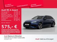 Audi RS4, Avant Essentials 280kmH, Jahr 2022 - München