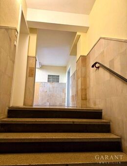 Freundliche 2 Zimmer-Wohnung in Top-Stadtlage mit Balkon - Stuttgart