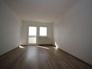 **2-Zimmer-Dachgeschosswohung mit Balkon zu vermieten** - Rosenbach (Vogtland)