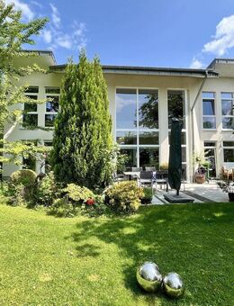Luxuriös wohnen: Großzügiges Architektenhaus mit Gartenparadies - Arnsberg