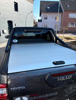 Toyota Hilux Abdeckung - Kreuzau