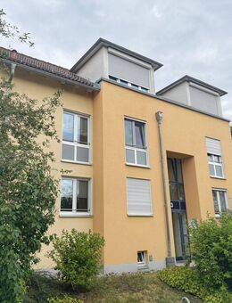 Wohntraum mit großzügigen und sonnigen Grundriss, Dachterrasse sowie TG-Stellplatz wartet auf Sie! - Freital
