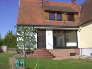 Doppelhaushälfte mit Einbauküche großer Südterrasse mit Garten und Garage - Spardorf