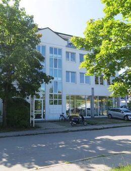 Großzügige Dachterrassenwohnung in Stockdorf - Gauting