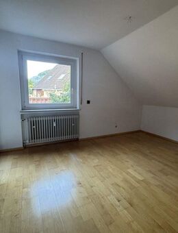 Großzügig geschnittene 3,5 Zimmer Wohnung mit Balkon - Mühlhausen (Täle)