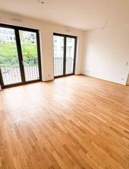 !! Dieser Familientraum samt Einbauküche und Balkon erwartet Sie !! + Tiefgaragenstellplatz - Berlin