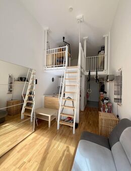 Bald beziehbar: Bezauberndes Galerie-Apartment mit Terrasse - München