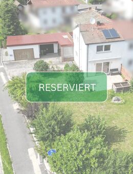 Sanierte Doppelhaushälfte mit Energieplus, großen Garagen und extra Büro - Hirschau