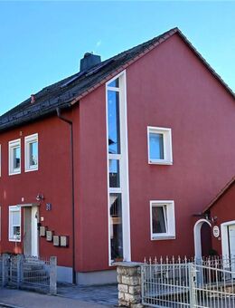 Saniertes Mehrfamilienhaus mit vier Wohneinheiten in Feuchtwangen - Feuchtwangen