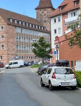 St. Sebald, Bestlage in der Altstadt ! Renovierte, chice u. ruhige 3-ZW, 56 m², 4.OG ohne Aufzug. - Nürnberg