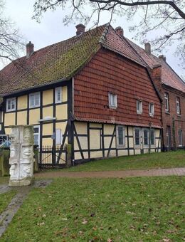 Historisches Fachwerk trifft flexible Renditemöglichkeiten – Zwei denkmalgeschützte Häuser auf 450?m² Grundstück, zentral in Ilten - Sehnde