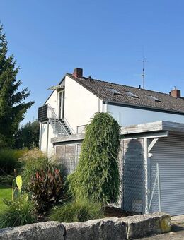 Kapitalanlage * Charmante Dachgeschosswohnung mit Charakter und durchdachter Raumaufteilung in Obermichelbach - Fürth