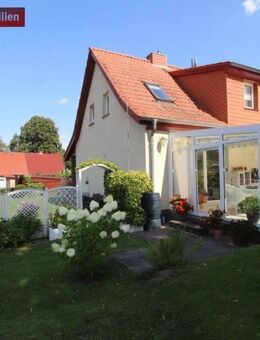 Idyllische Doppelhaushälfte mit Wintergarten - Gülzow-Prüzen