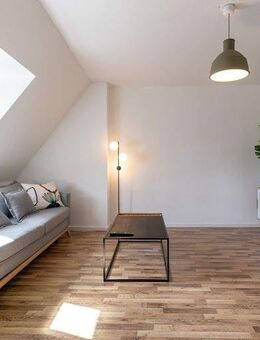 Voll möblierte coole, City-DG-Wohnung, in zentralster Lage mit Lift, Einbauküche ! - Zwickau