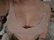 Milf mit Milchtitten bietet Sexchat ab 15€ - Berlin