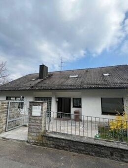 !Erstbezug nach Sanierung, 3-Zimmer-Wohnung in ruhiger Lage! - Waldbüttelbrunn