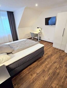 Ab 01.01.2026 - möbliertes Zimmer in gemütlicher 3er WG - mitten im Bahnhofsviertel - Frankfurt (Main)