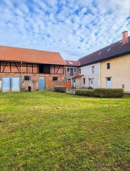 Attraktives Wohnensemble mit Garten und Ausbaureserve - Neumark (Thüringen)