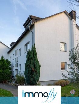 Helle 2-Zimmer-Dachgeschosswohnung mit Balkon, Tageslichtbad und durchdachter Raumaufteilung - Düren