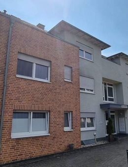 ELEGANTE + TOP AUFGETEILTE 2-ZIMMER-ERDGESCHOSSWOHNUNG mit GARTEN in DUISBURG - RÖTTGERSBACH - Duisburg