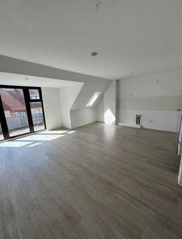 Schicke 2-Zimmer-Wohnung im Dachgeschoss - Grevenbroich