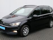 VW Touran, 1.5 TDI Comfortline 150PS, Jahr 2021 - Nidderau