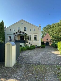 Klassizistischer Landsitz mit großem Parkgrundstück in einem Runddorf - Wusterhausen (Dosse)