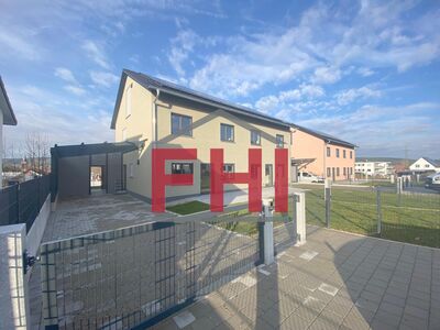 NEUBAU - KFW 40 plus Doppelhaushälfte in Spalt mit ausreichend Platz, Carport und Stellplätzen