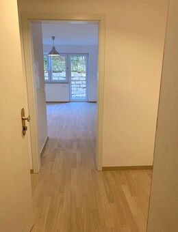 Schönes 1-Zimmer-Apartment mit Terrasse im Souterrain - ab 01.11.25 zu MIETEN - Elchingen