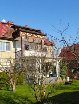 Dreifamilien-Haus mit Baugrund für weiteres Wohnhaus - Stahnsdorf