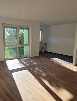 Top neu renovierte 3-Raum-Whng, (ca.69 qm) Balkon, Fernsicht - Frankenberg (Sachsen)