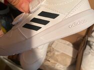 Adidasschuhe - Wiesbaden